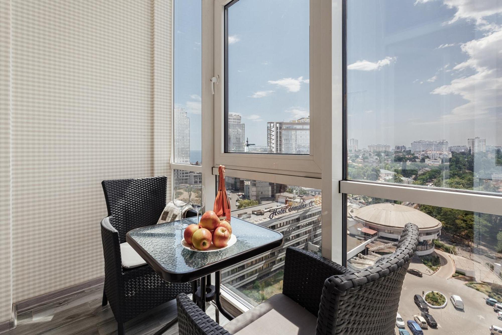 Plaza Arcadia Apartments Odessa Bilik gambar